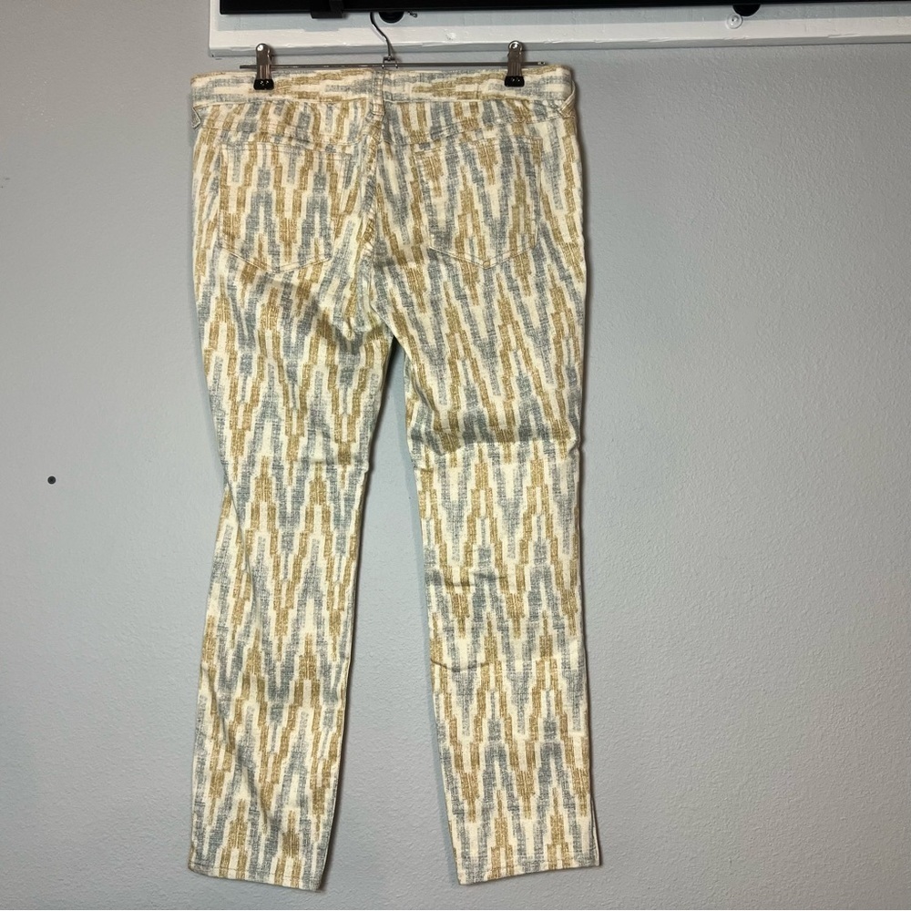Printed Slim Ankle Pants in Soft Yellow & Light Blue - Picture 10 of 14